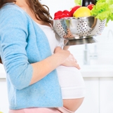 Vitamine care protejează femeile însărcinate şi fătul