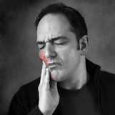 Öt módszer a fogfájást enyhítésre házilag